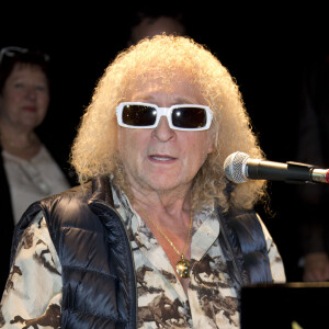 Michel Polnareff - Inauguration du centre culturel Michel Polnareff à Fontenay-Trésigny le 25 novembre 2016 Michel Polnareff a vécu dans ce village en 1987 et 1988 dans le bar de Mr et Mme Troisvallet.