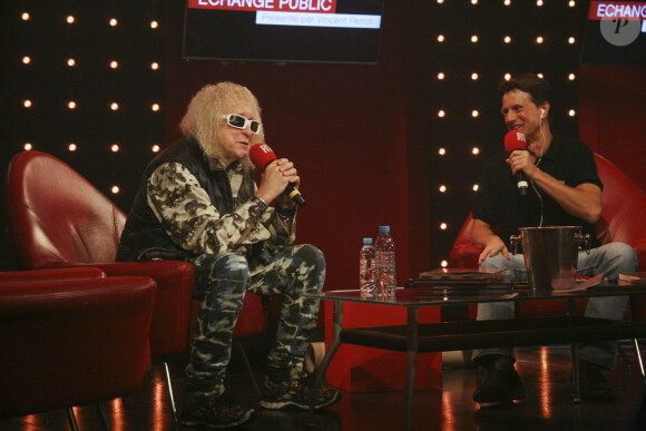 Michel Polnareff, Vincent Perrot - Michel Polnareff sur l'émission de Vincent Perrot "Stop ou Encore" sur RTL à Paris le 23 novembre 2016.