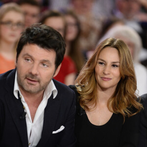 Philippe Lellouche et sa femme Vanessa Demouy en promotion pour la pièce de théâtre "L'appel de Londres" à la Gaité Montparnasse - Enregistrement de l'émission "Vivement Dimanche" à Paris le 1er Avril 2015.