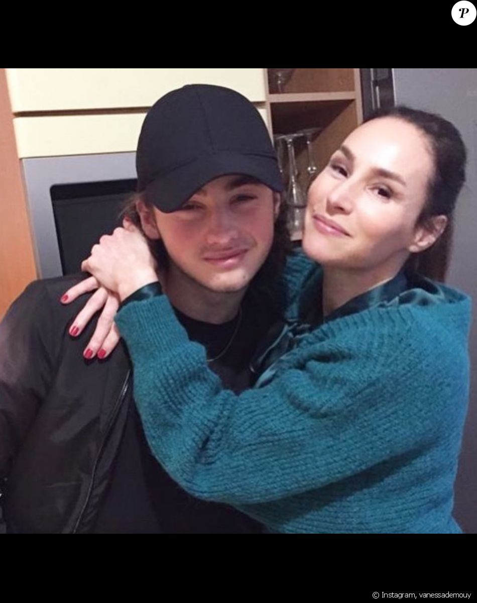 Vanessa Demouy et son fils aîné Solal. Le 19 février 2021.