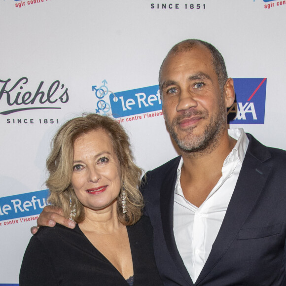 Exclusif - Valérie Trierweiler et son compagnon Romain Magellan - 2ème soirée de Gala au profit de l'association nationale "Le Refuge" et de ses actions de soutien aux jeunes LGBT+ victimes d'homophobie ou de transphobie, au théâtre des Folies Bergère à Paris, le 18 novembre 2019.