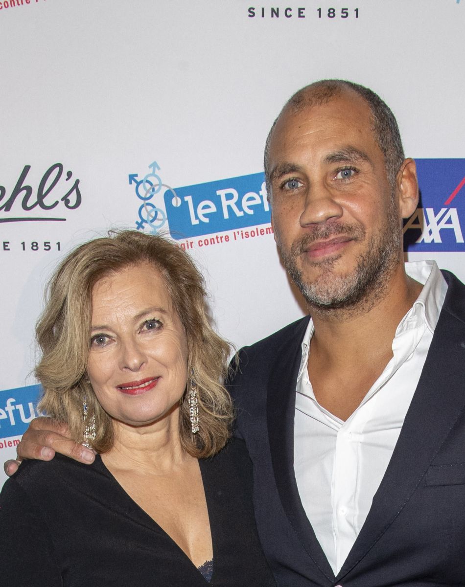 Exclusif - Valérie Trierweiler et son compagnon Romain Magellan - 2ème soirée de Gala au profit de l'association nationale "Le Refuge" et de ses actions de soutien aux jeunes LGBT+ victimes d'homophobie ou de transphobie, au théâtre des Folies Bergère à Paris, le 18 novembre 2019.