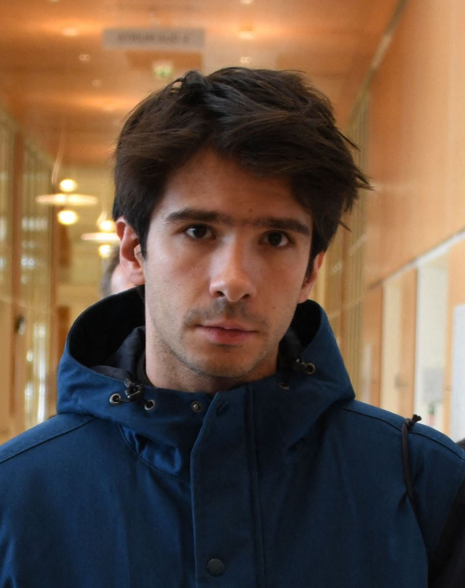 Info - L'avocat Juan Branco mis en examen pour "viol" - Info - Visé par une enquête pour viol, l’avocat Juan Branco placé en garde à vue - Exclusif - Juan Branco au Palais de justice de Paris, attend de savoir s'il peut défendre son client Piotr Pavlenski qui apparemment ne l'a pas désigné comme avocat, le 18 février 2020. No Web no Blog Belgique/Suisse