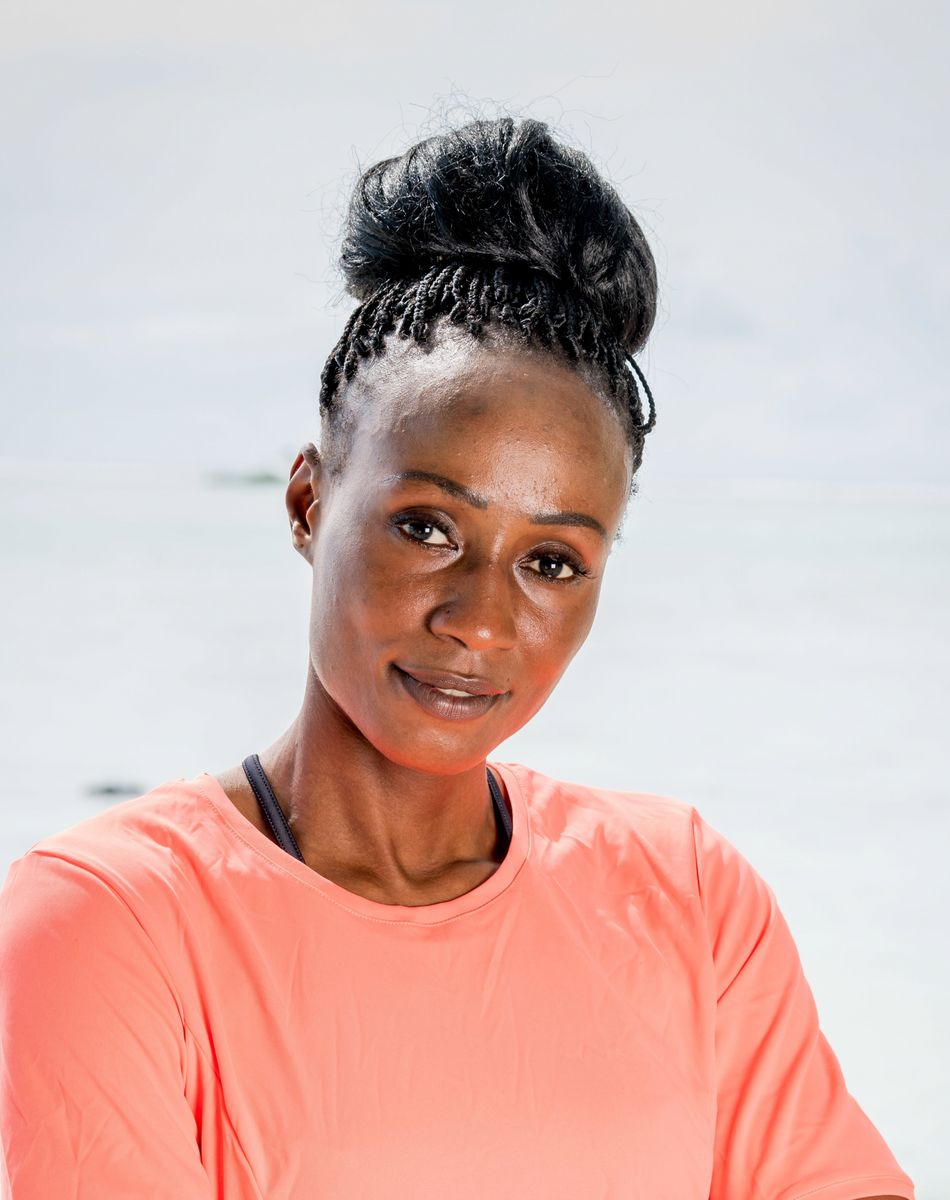Coumba dans "Koh-Lanta, La Légende", émission spéciale célébrant le vingtième anniversaire du jeu de survie de TF1.