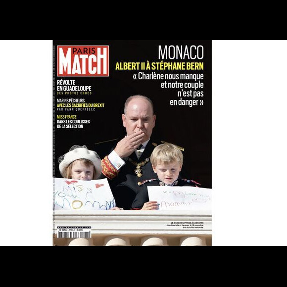 Albert de Monaco donne des nouvelles de la princesse Charlene à Stéphane Bern, dans le "Paris Match" du 24 novembre 2021.
