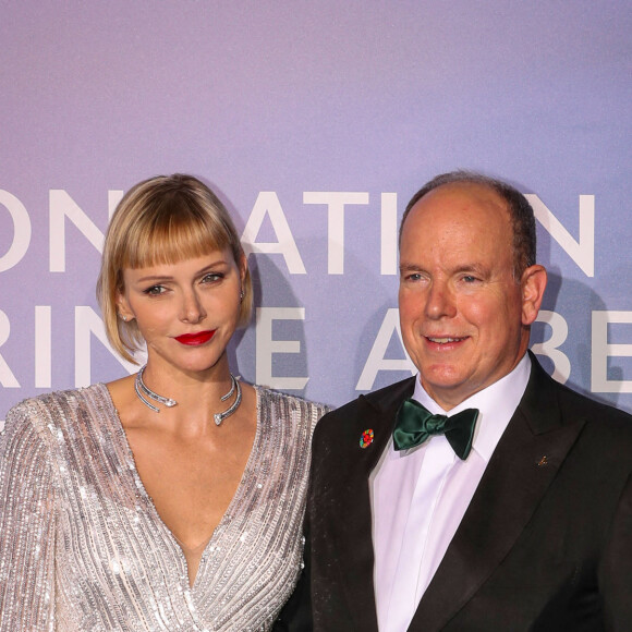 Le prince Albert II de Monaco et la princesse Charlène (bijoux Repossi) lors du photocall du gala "Monte-Carlo Gala for Planetary Health" organisé par la Fondation Prince Albert II de Monaco le 24 septembre 2020. © Jean-Charles Vinaj / Pool Monaco / Bestimage