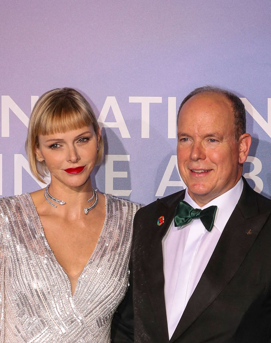 Le prince Albert II de Monaco et la princesse Charlène (bijoux Repossi) lors du photocall du gala "Monte-Carlo Gala for Planetary Health" organisé par la Fondation Prince Albert II de Monaco le 24 septembre 2020. © Jean-Charles Vinaj / Pool Monaco / Bestimage