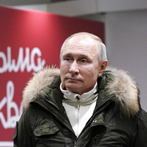 Le président russe Vladimir Poutine lors d'un concert marquant le 7ème anniversaire de la réunification de la République de Crimée et de la ville de Sébastopol avec la Russie au stade Luzhniki à Moscou, Russie, le 18 mars 2021.