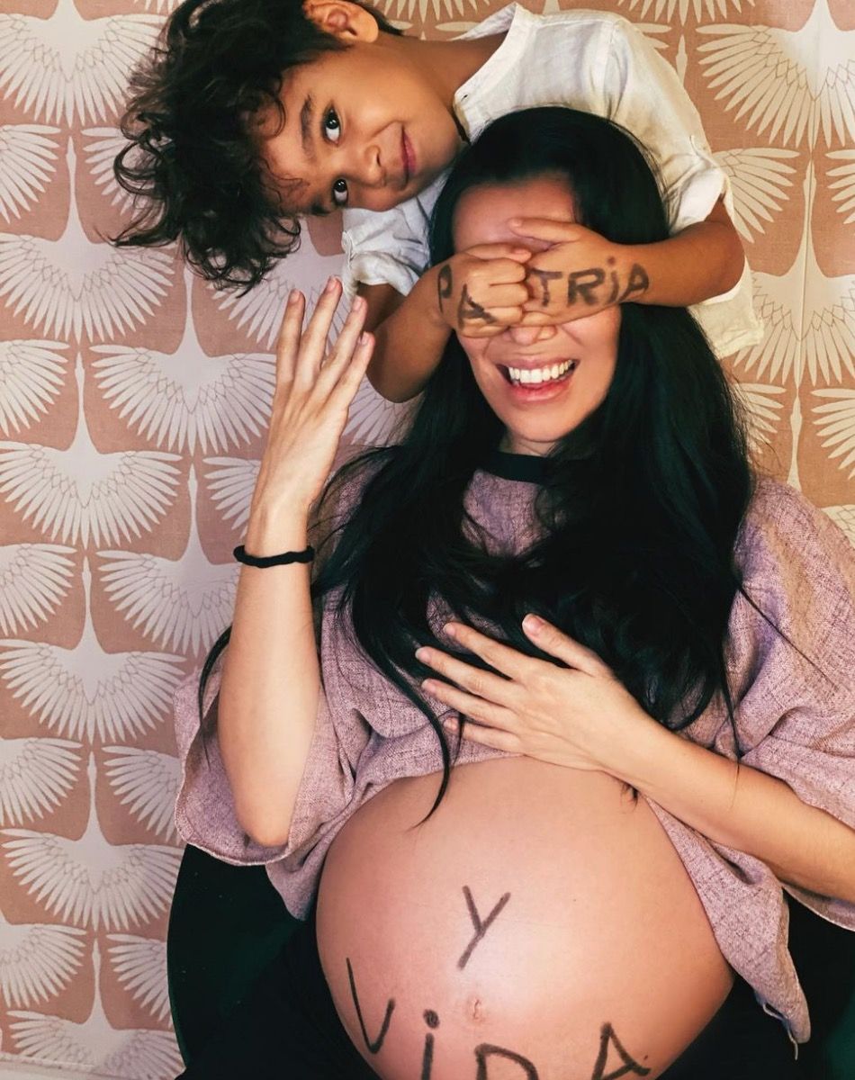 Beatriz Luengo enceinte et son fils Angelo sur Instagram. Le 25 février 2021.