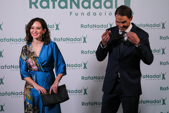 Rafael Nadal, fondateur de Rafa Nadal Foundation et Isabel Diaz Ayuso, présidente de la communauté de Madrid - Rafael Nadal fête le 10 ème anniversaire de son association "RafaNadal Foundation" au Consulat italien à Madrid, le 18 novembre 2021.