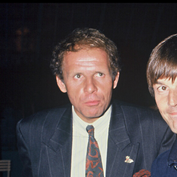 Patrick Poivre d'Arvor et Nicolas Hulot lors des dix ans du Journal télévisé de TF1 en 1990