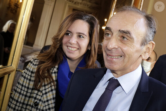 Eric Zemmour et sa conseillère politique Sarah Knafo à Paris le 18 novembre 2021.