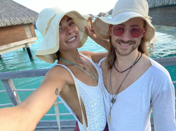 Le mannequin Christy Giles et son mari Jan Cilliers à Bora Bora. Août 2020.
