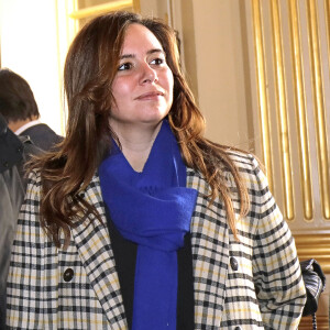 Eric Zemmour, presque candidat à l'élection présidentielle 2022, et sa conseillère politique Sarah Knafo en marge d'une réunion à Paris le 17 novembre 2021.
