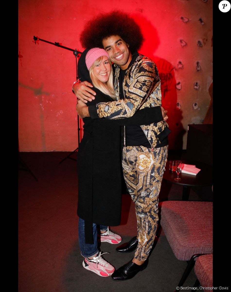 Exclusif - Enora Malagré et Gwendal Marimoutou assistent à la soirée dans le cadre des expositions "six continents, ou plus (1 saison, 6 expositions, 50 artistes)" et de la sortie du film d'A. Maïga "Marcher sur l'eau" au Palais de Tokyo à Paris le 28 novembre 2021. © Christophe Clovis / Bestimage