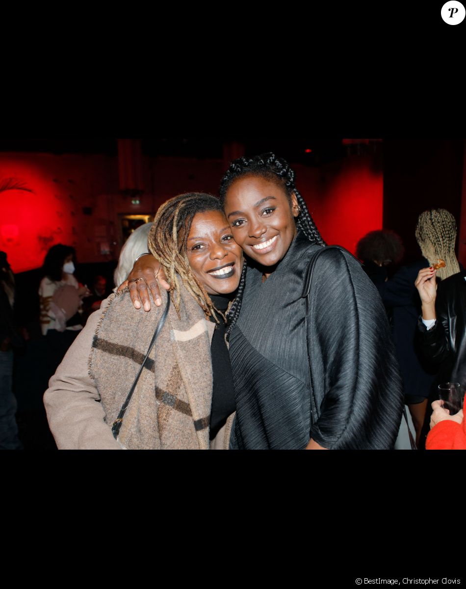 Exclusif - Fatou Biramah et Aïssa Maïga assistent à la soirée dans le cadre des expositions "six continents, ou plus (1 saison, 6 expositions, 50 artistes)" et de la sortie du film d'A. Maïga "Marcher sur l'eau" au Palais de Tokyo à Paris le 28 novembre 2021. © Christophe Clovis / Bestimage