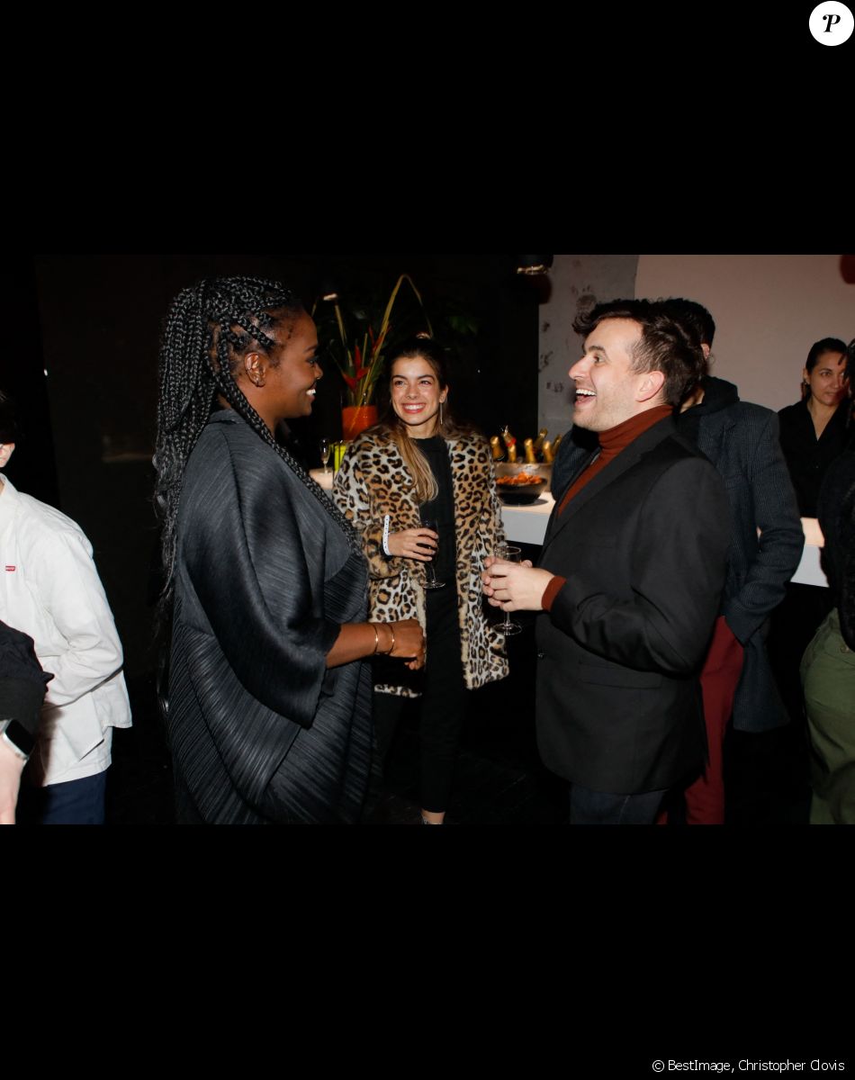 Exclusif - Aïssa Maïga, Anaïs Parello (Ici tout commence) et Quentin Delcourt assistent à la soirée dans le cadre des expositions "six continents, ou plus (1 saison, 6 expositions, 50 artistes)" et de la sortie du film d'A. Maïga "Marcher sur l'eau" au Palais de Tokyo à Paris le 28 novembre 2021. © Christophe Clovis / Bestimage