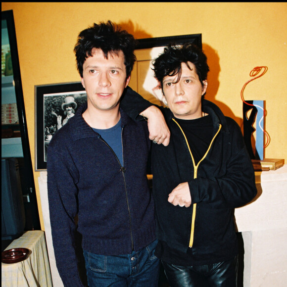 Archives - Nicola et Stéphane Sirkis, du groupe Indochine, en 1998.