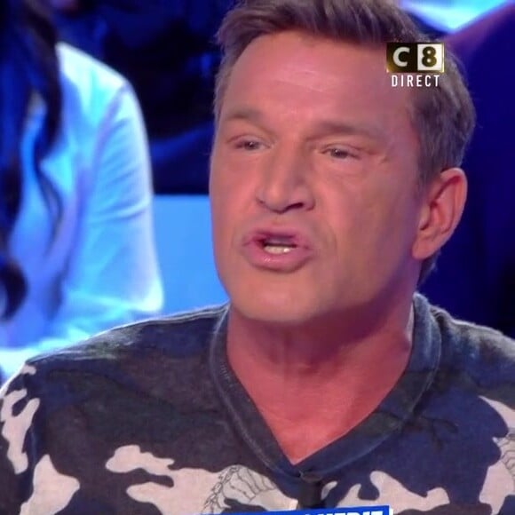 Benjamin Castaldi fait face à Hervé, patron d'un bar à chichas situé en Vendée, qui a insulté Simon Castaldi et ses proches.