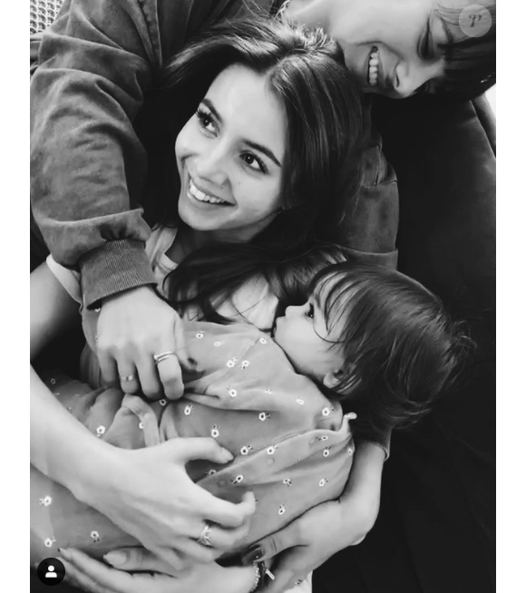 Alizée dévoile une sublime photo d'elle avec ses filles Maggy et Annily. Février 2021.