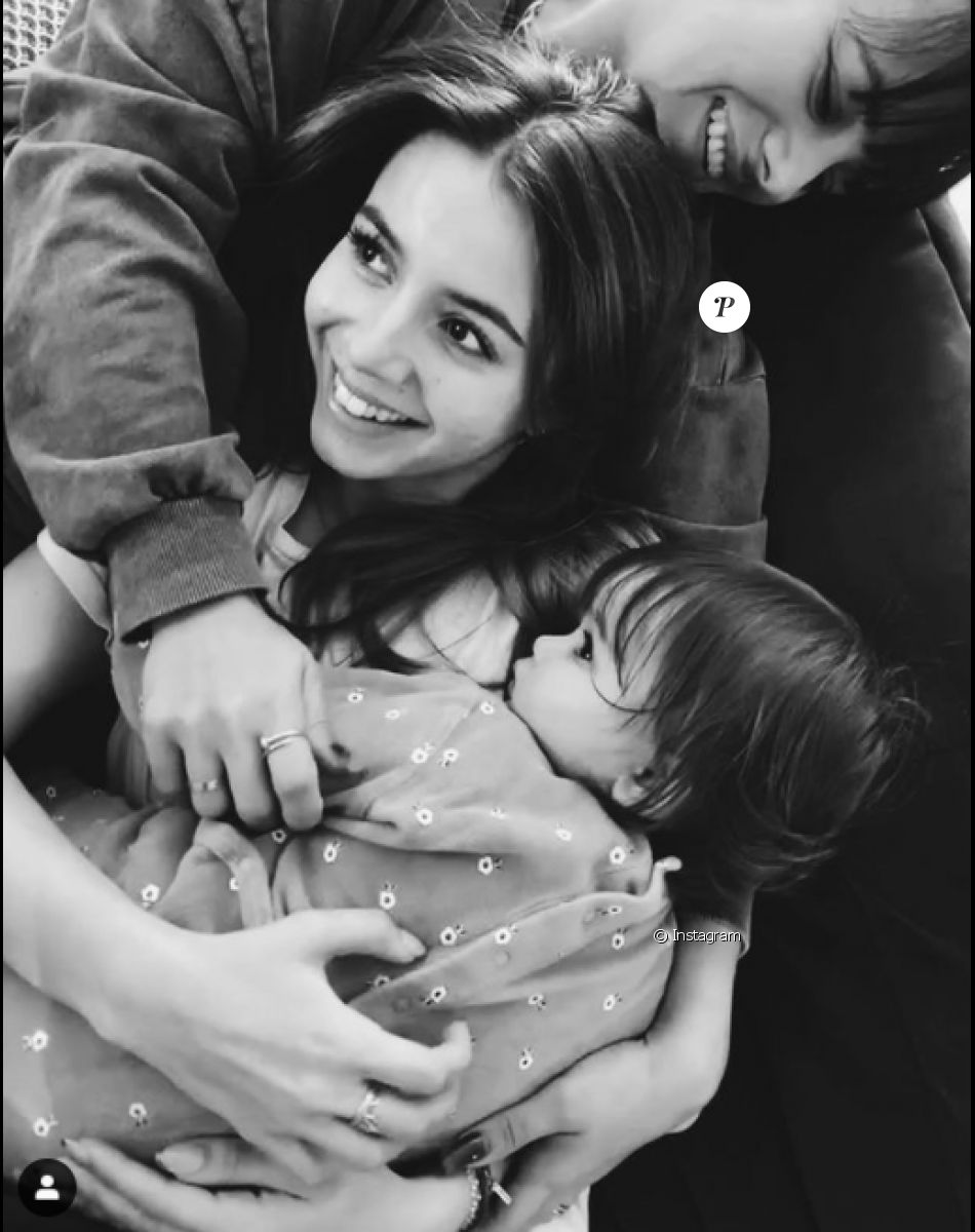 Alizée dévoile une sublime photo d'elle avec ses filles Maggy et Annily. Février 2021.
