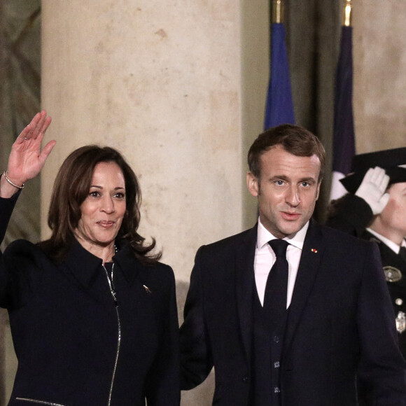 Le président de la République française Emmanuel Macron reçoit la vice-présidente des États-Unis, Kamala Harris au palais de l'Élysée à Paris, France, le 10 novembre 2021. © Stéphane Lemouton/Bestimage