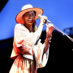 Ayo, la chanteuse allemande d'origine nigériane au 49ème Nice Jazz Festival, place Masséna à Nice, le 16 juillet 2021. © Bruno Bebert/Bestimage