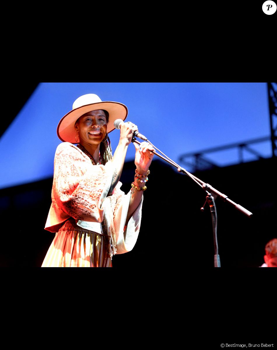 Ayo, la chanteuse allemande d'origine nigériane au 49ème Nice Jazz Festival, place Masséna à Nice, le 16 juillet 2021. © Bruno Bebert/Bestimage