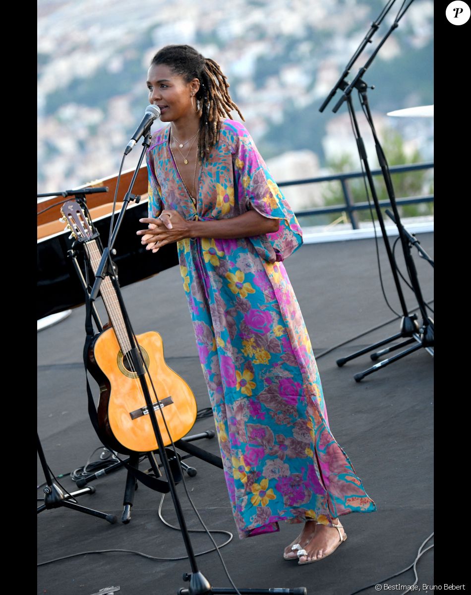 Exclusif - La chanteuse Ayo en concert dans le cadre des Nice Jazz Air Sessions sur le site de l'Observatoire de Nice le 6 juillet 2020. © Bruno Bebert / Bestimage