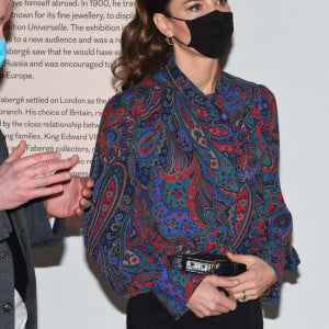 Kate Catherine Middleton, duchesse de Cambridge, en visite à l'exposition "Fabergé in London: Romance to Revolution" au Victoria and Albert Museum à Londres. Le 2 décembre 2021