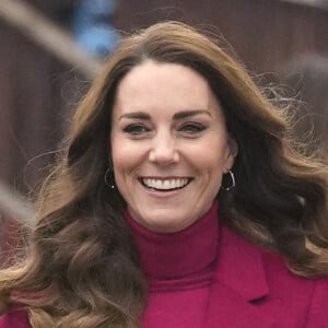 Catherine (Kate) Middleton, duchesse de Cambridge, visite l'école Nower Hill High dans la banlieue de Pinner à Londres, Royaume Uni, le 24 novembre 2021, pour participer à une leçon de sciences sur les neurosciences et l'importance du développement de la petite enfance.