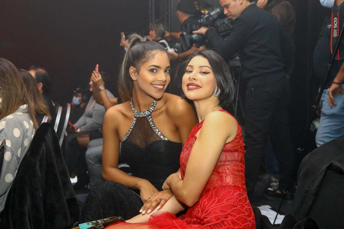 Photo : Exclusif - La chanteuse Dièse (en robe rouge, révélée par l ...