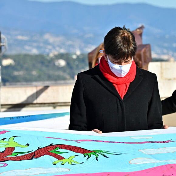 Exclusif - La princesse Stéphanie de Monaco et sa fille Camille Gottlieb participent au déploiement des "Courtepointes" en mémoire des victimes du SIDA, sur le toit du Musée Océanographique de Monaco, le 1er décembre 2021.