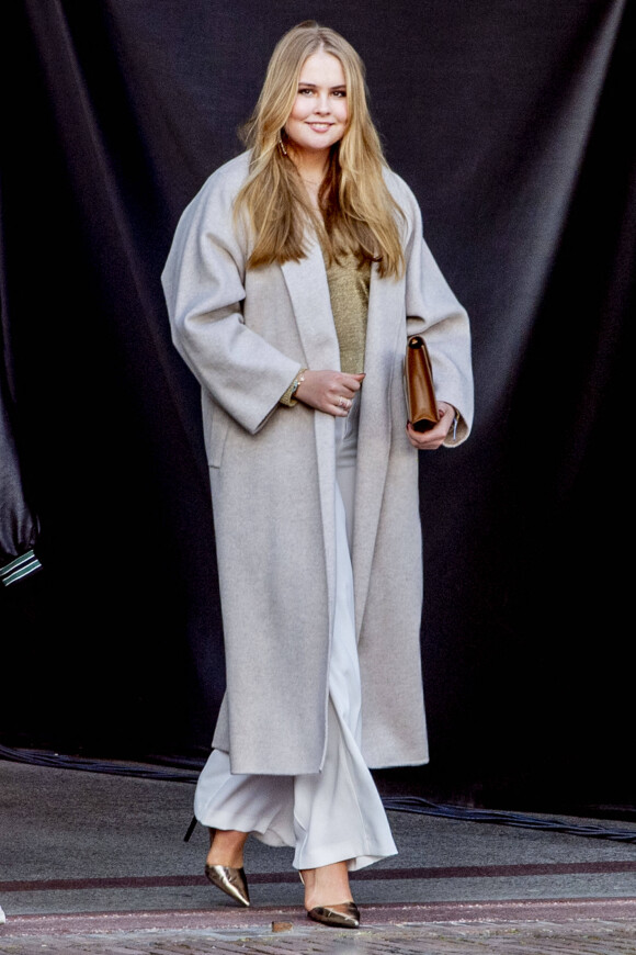 La princesse Catharina-Amalia des Pays-Bas - La famille royale des Pays-bas assiste à un concert à l'occasion de la fête du Roi (Koningsdag), anniversaire du roi (54 ans) à La Haye, le 27 avril 2021.