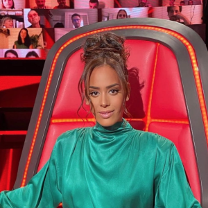 Amel Bent sur le plateau de l'émission "The Voice". 2021.