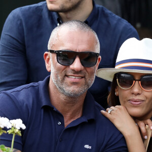 Amel Bent et son mari Patrick Antonelli dans les tribunes des internationaux de tennis de Roland-Garros à Paris, le 3 juin 2018. © Dominique Jacovides - Cyril Moreau/Bestimage 