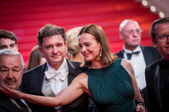 Carole Bouquet, son compagnon Philippe Sereys de Rothschild et Paul Rassam - Descente des marches du film "The Little Prince" lors du 68e Festival de Cannes à Cannes. Le 22 mai 2015.