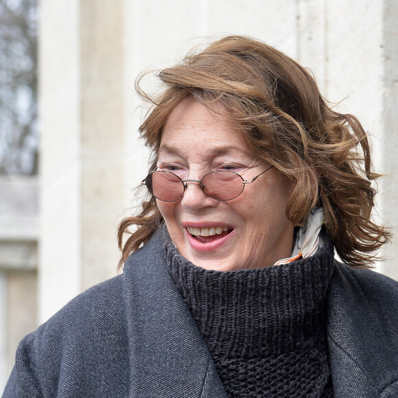 Jane Birkin - Arrivées aux obsèques de Anna Karina en la chapelle de l'Est au cimetière du Père Lachaise à Paris. Le 21 décembre 2019 