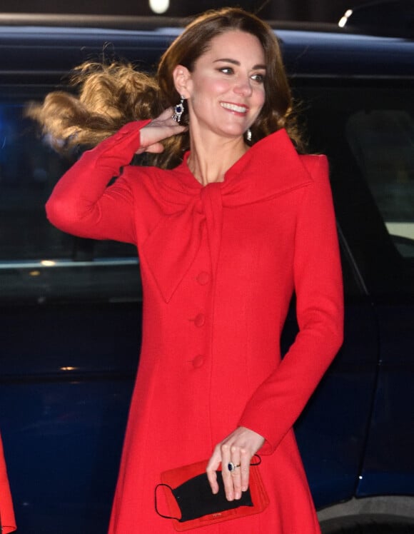 Catherine Kate Middleton, duchesse de Cambridge - La famille royale arrive au service de chant communautaire Together At Christmas à l'abbaye de Westminster à Londres le 8 décembre 2021.
