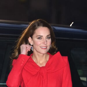 Catherine Kate Middleton, duchesse de Cambridge - La famille royale arrive au service de chant communautaire Together At Christmas à l'abbaye de Westminster à Londres le 8 décembre 2021.