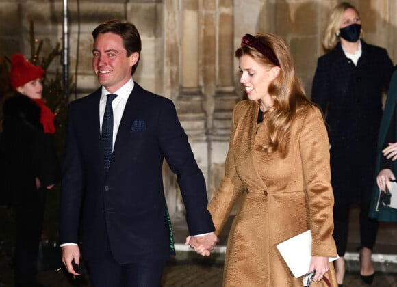 La princesse Beatrice, duchesse d'York et son mari Edoardo Mapelli Mozzi - La famille royale arrive au service de chant communautaire Together At Christmas à l'abbaye de Westminster à Londres le 8 décembre 2021.