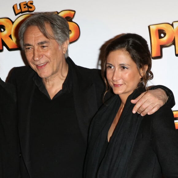 Richard Berry, sa compagne Pascale Louange et ses filles Joséphine Berry et Coline Berry - Première du film "Les Profs" au Grand Rex à Paris.