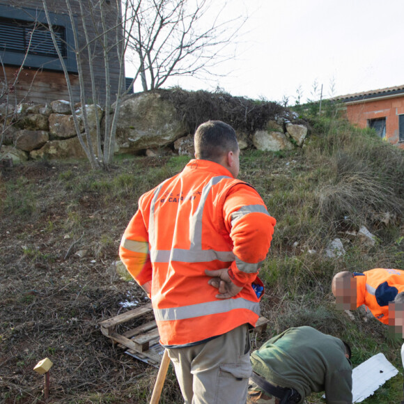 La maison en construction de Delphine Jubillar (Aussaguel) , disparue sans laisser de traces depuis le 16 décembre 2020 à Cagnac les Mines dans le Tarn. Un gendarme et une équipe du service des eaux ont mené des investigations pour chercher des traces dans le réseau raccordé à la maison. Le 7 janvier 2021  © Frédéric Maligne / Bestimage