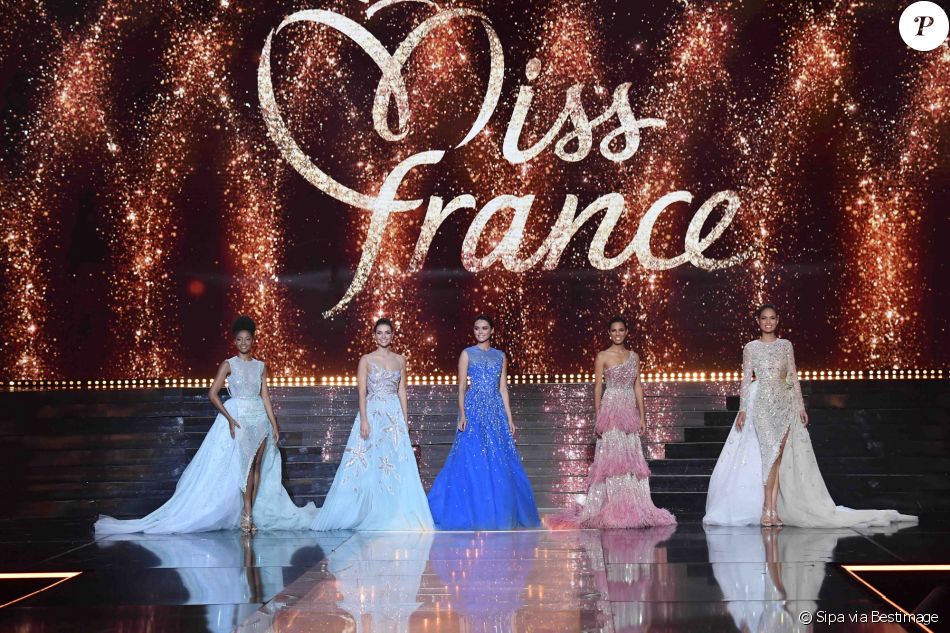 Les 5 Finalistes Au Concours Miss France 2022. Le 11 Décembre 2021 ...