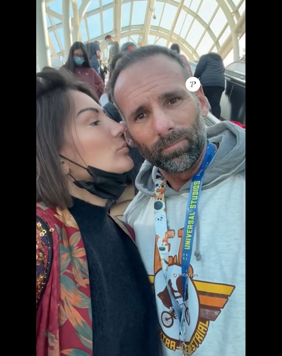 Clémence Applaincourt en couple, elle dévoile son compagnon... le frère de Faustine Bollaert ?