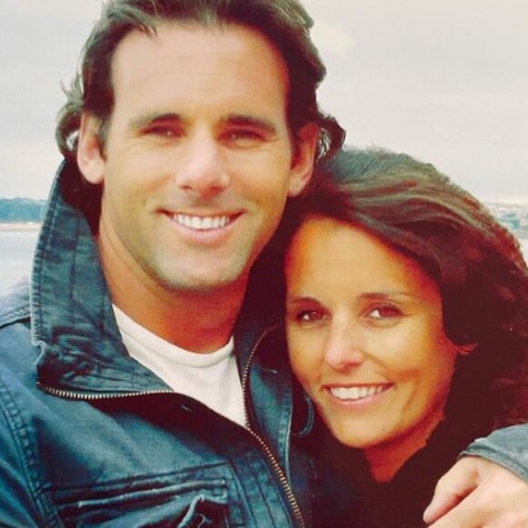 Ancienne photo de Faustine Bollaert et son frère Charles, postée sur Instagram en février 2021