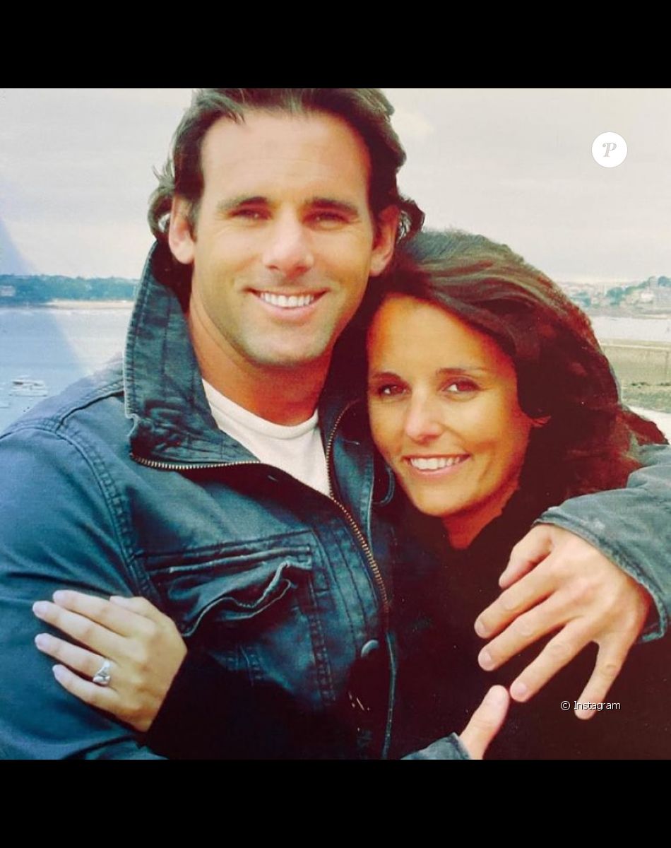 Ancienne photo de Faustine Bollaert et son frère Charles, postée sur Instagram en février 2021