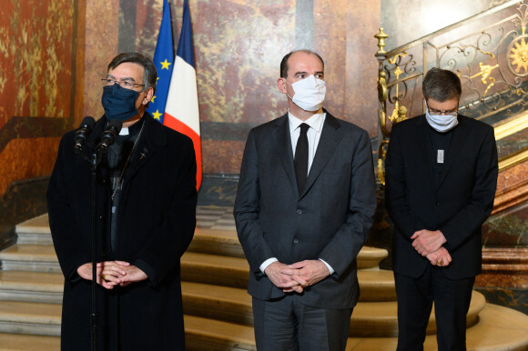 Le premier ministre Jean Castex lors d'une conférence de presse avec Michel Aupetit, archevêque de Paris et Éric de Moulins-Beaufort, président de la Conférence des évêques de France, à propos de l'attentat de Nice à Matignon le 29 octobre 2020. © Jacques Witt / Pool / Bestimage