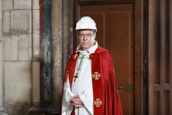 Michel Aupetit, Archevêque de Paris - Temps de méditation à Notre-Dame de Paris, avec Michel Aupetit, Archevêque de Paris, et des artistes, pour le Vendredi Saint avant Pâques à Paris en pleine épidémie de Coronavirus Covid-19 et à quelques jour du premier anniversaire de l'incendie de la Cathédrale _ Paris le 10 Avril 2020. © Ludovic Marin / Pool / Bestimage