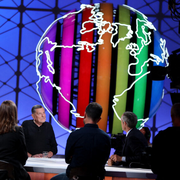Exclusif - Laeticia Hallyday, Jean-Claude Camus, Yann Barthès - Laeticia Hallyday était l'invitée de l'émission "Quotidien" présentée par Y. Barthès en direct sur la chaine TMC à Paris. © Dominique Jacovides/Bestimage 